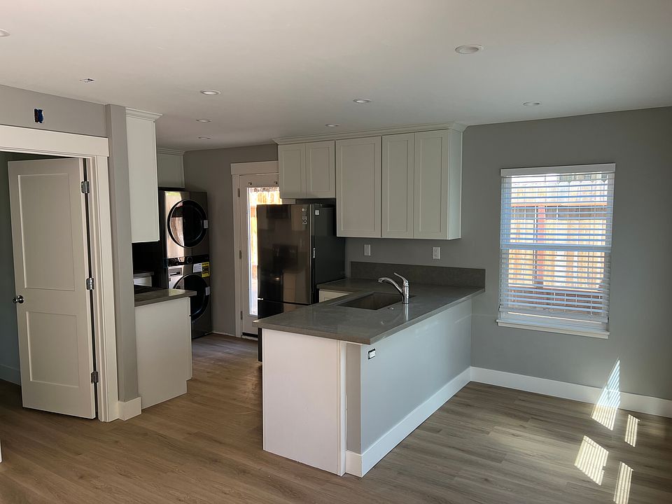 1st image of 4035 V St #B