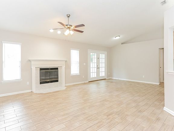 4th image of 4408 Jiggermast Ave