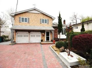 12 Grover Ave W, Massapequa Park, NY 11762