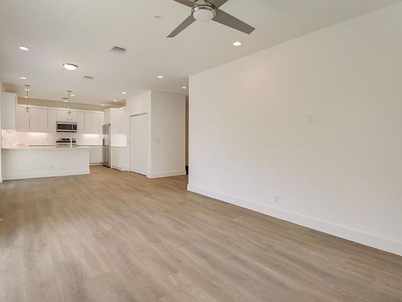 4th image of 211 S Ocean Breeze #1