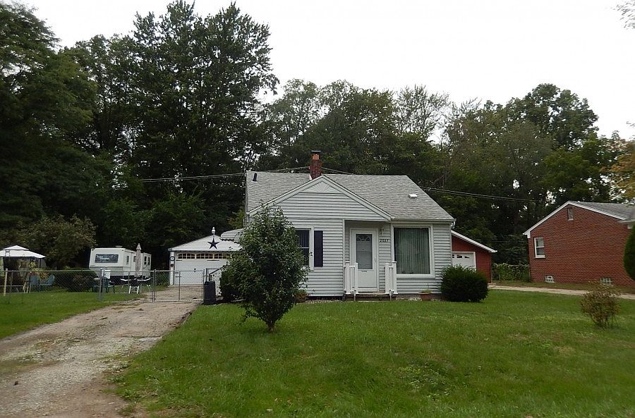 1st image of 2027 N Parent St