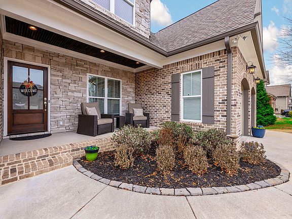 4th image of 12901 Blakeslee Dr #80