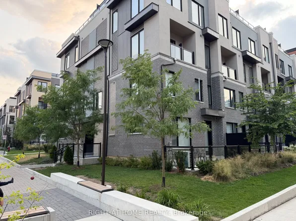 3562 Colonial Dr #2, Mississauga, ON L5L 0C1