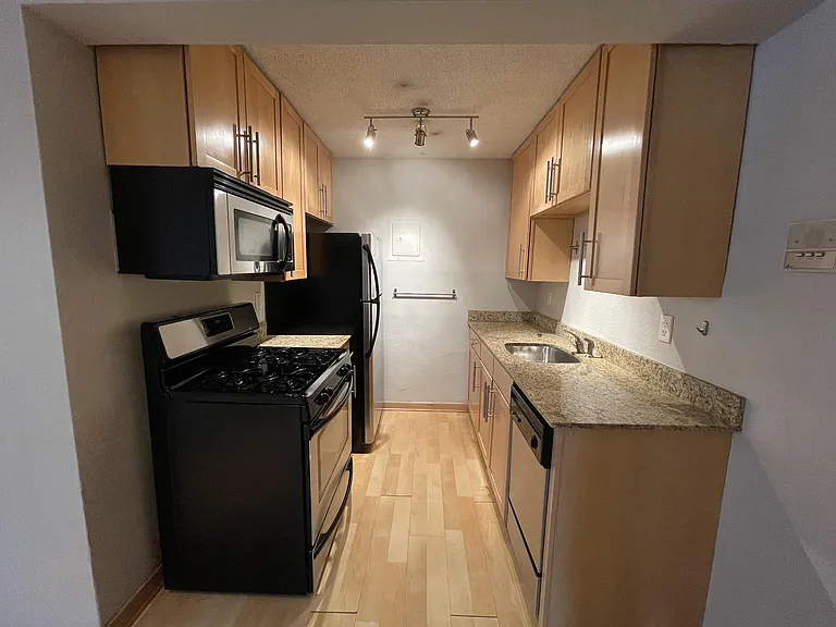 2530 1st Ave S #105 — Photo 7