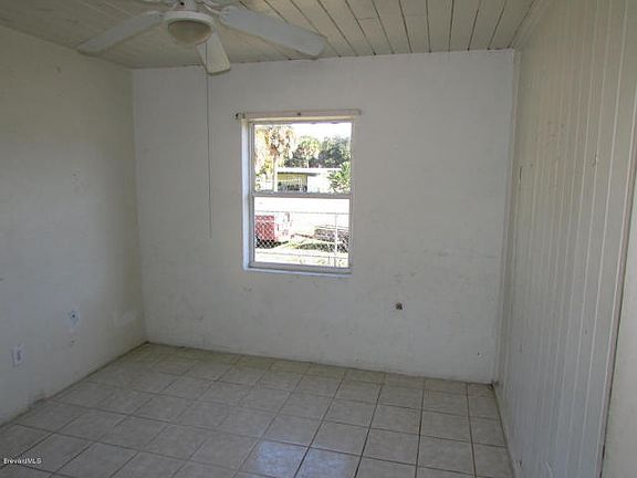 5th image of 760 Lucky St