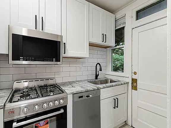 311 S 17th St #311 — Photo 6