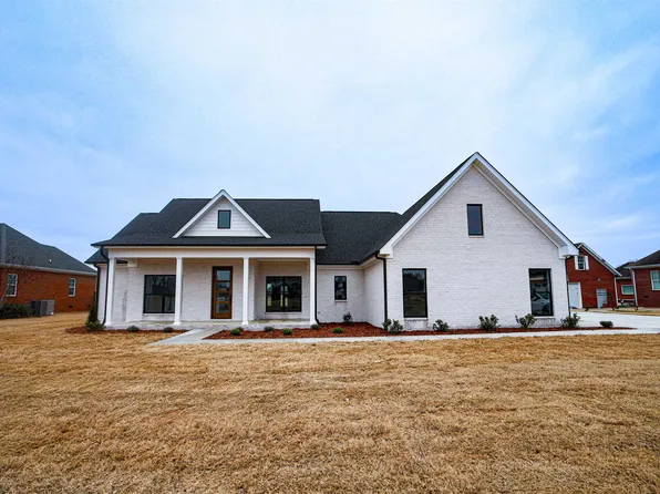 107 Heritage Pl, Tuscumbia, AL 35674