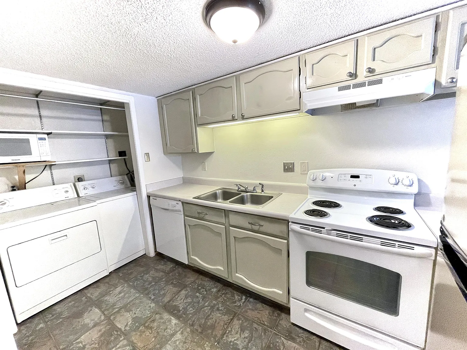 4345 Carter Creek Parkway #3 - 3 — Photo 3