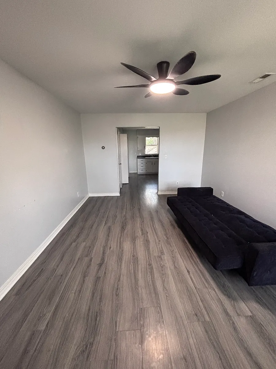Building Photo - 1301 Hillcrest Pl #3