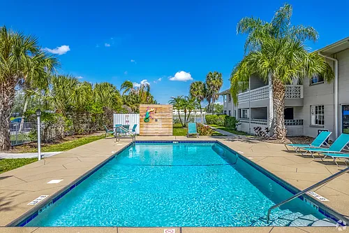 Lakeside Villas Photo 1
