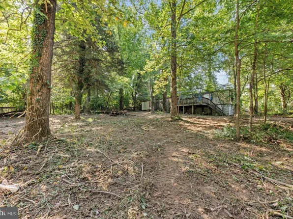 88 Campsite Ct, Harpers Ferry, WV 25425