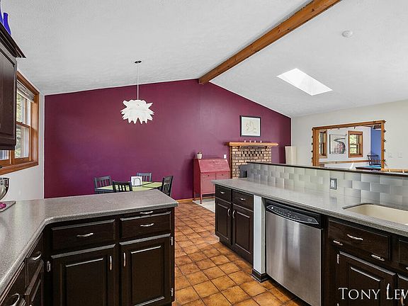 2nd image of 2150 Aberdeen St NE