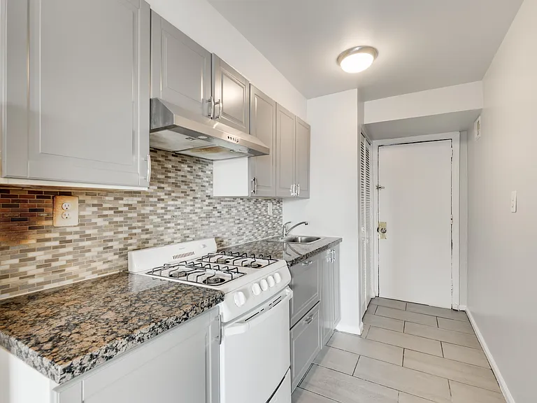 508 Brandywine St SE #2 — Photo 6