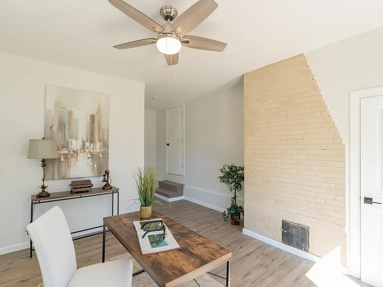 913 Woodmore Ter — Photo 33