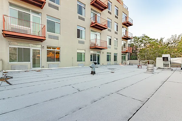 Rented by MySpaceNYC | media 14