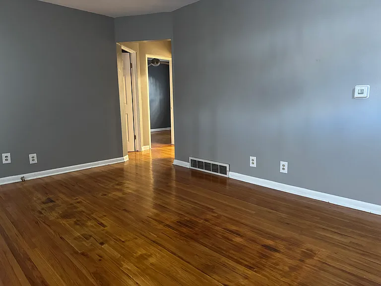 2223 Falls Ave — Photo 6