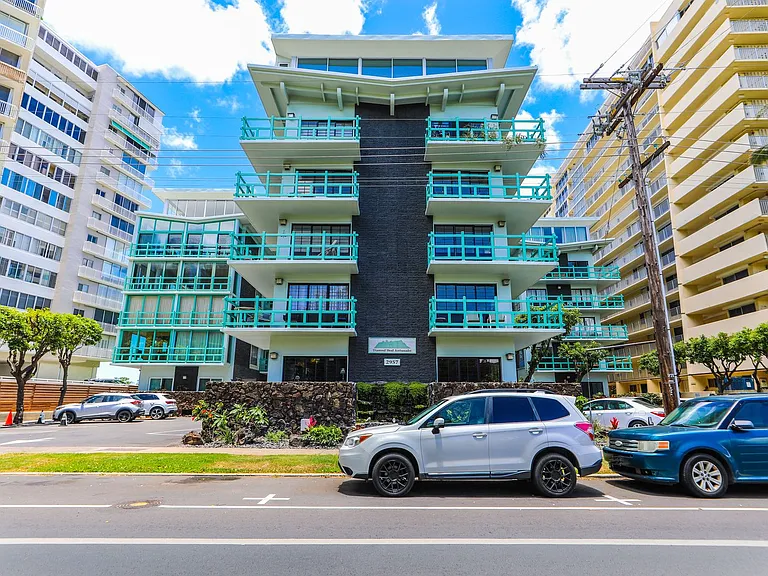 2957 Kalakaua Ave #402 — Photo 3