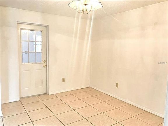 4th image of 3714 Meadowbreeze Dr