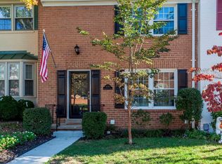 8530 Lakinhurst Ln, Springfield, VA 22152