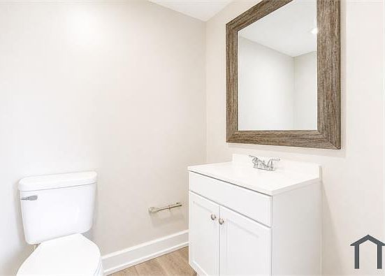 3rd image of 2801 4th Ave