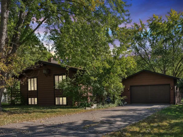 113 Hillcrest Rd, Monticello, MN 55362