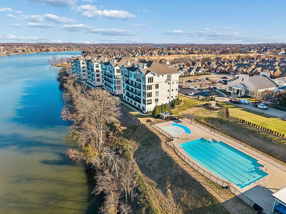 1st image of 1024 Club View Dr #D202