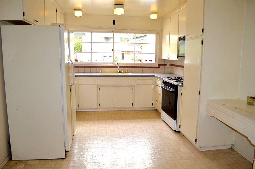 2nd image of 556 Couper Dr