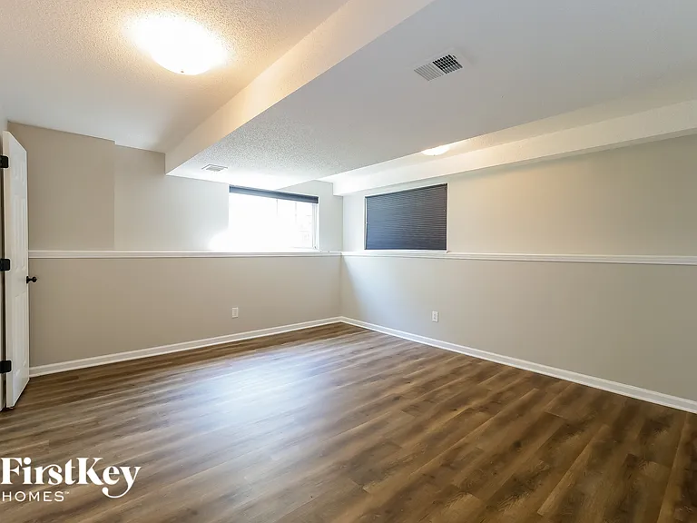 15049 W 145th St — Photo 12