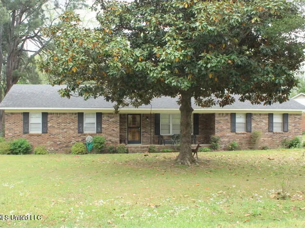 5011 Katherine Dr, Olive Branch, MS 38654