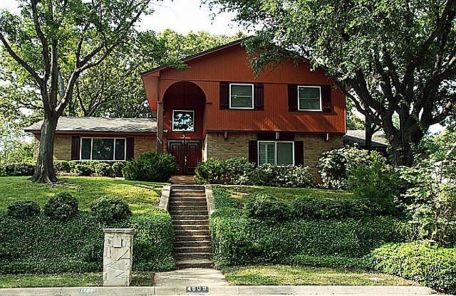 1st image of 4609 Woodland Park Blvd