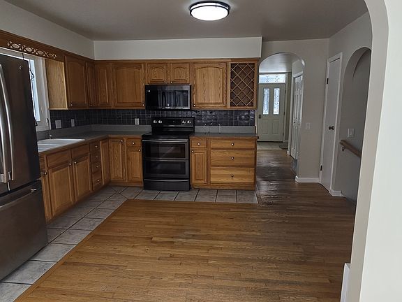 4th image of 272 Heineberg Dr #270