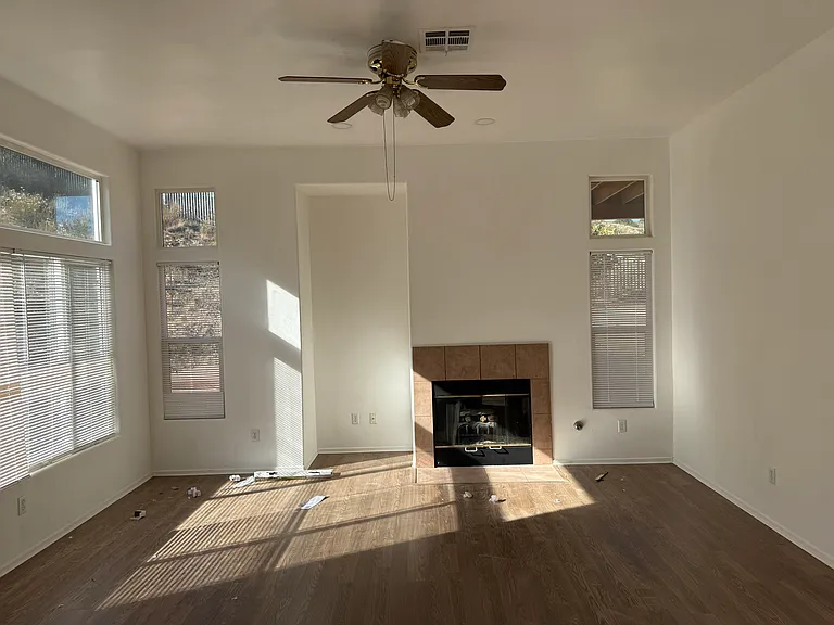 751 W Bel Esprit Cir W — Photo 1