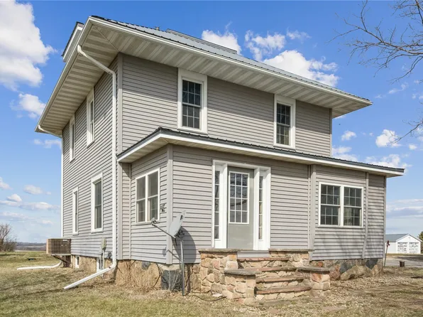 4145 Grubbs Creek Rd, Center Point, IA 52213