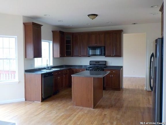 3rd image of 12 Salk Dr
