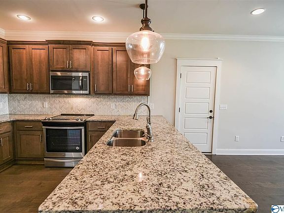4th image of 1000 Laurinda Ln