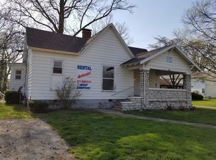 1126 6th St, Charleston, IL 61920