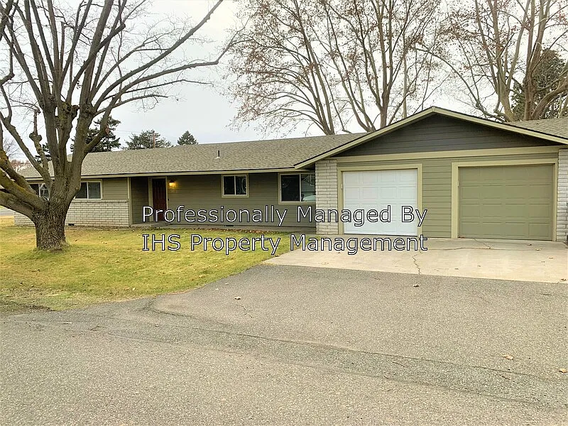 708 Road 48 photo 1