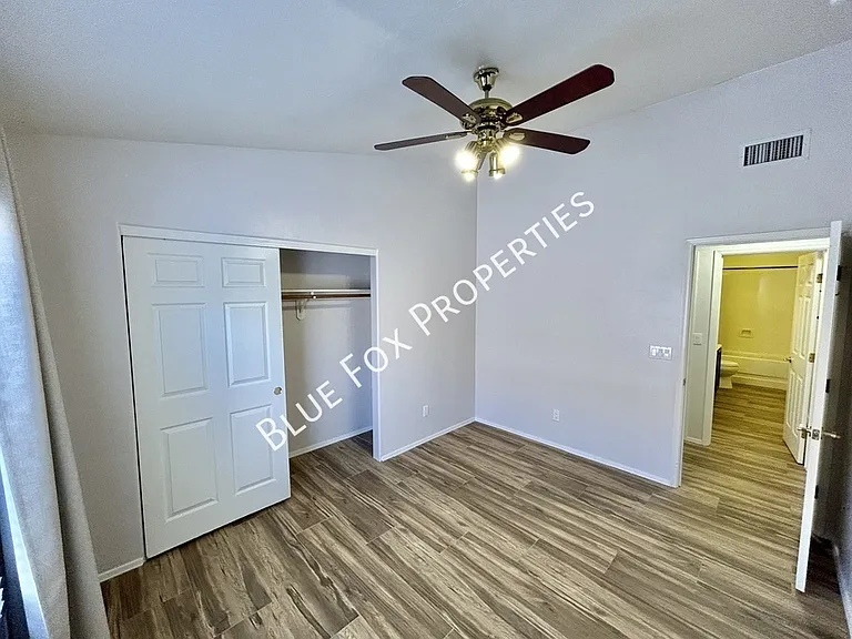 710 W Calle Alta Loma — Photo 13