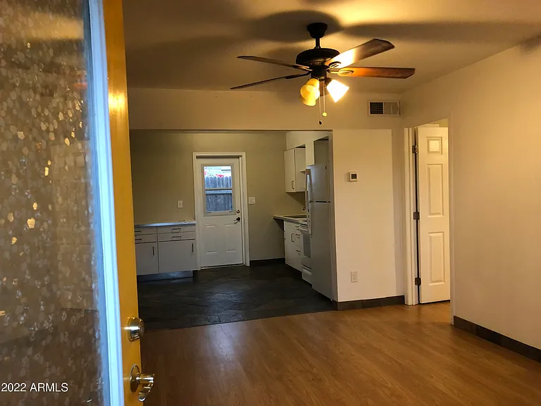 2020 S Granada Dr #5 — Photo 2