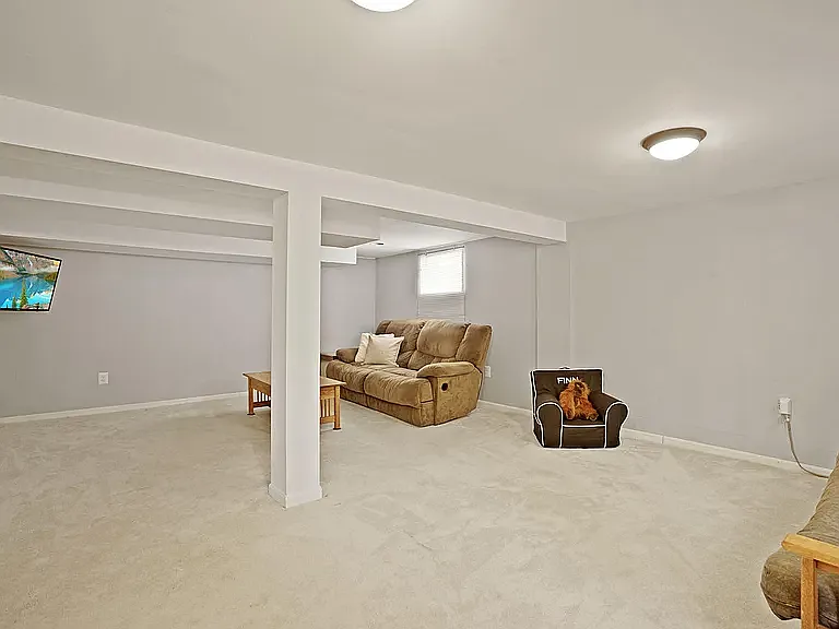 2918 Monroe Pl — Photo 15