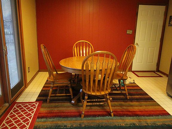 4th image of 9312 Starland Ct