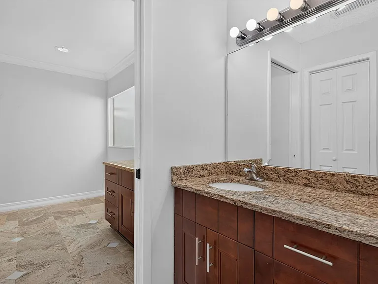 7812 Linkside Dr — Photo 15