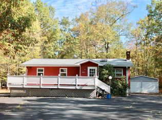 3251 Pocono Dr, East Stroudsburg, PA