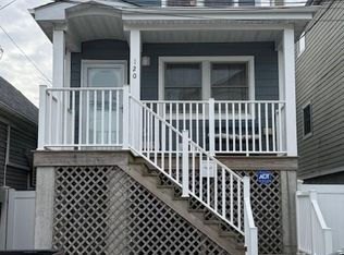 120 E 6th Rd, Broad Channel, NY 11693