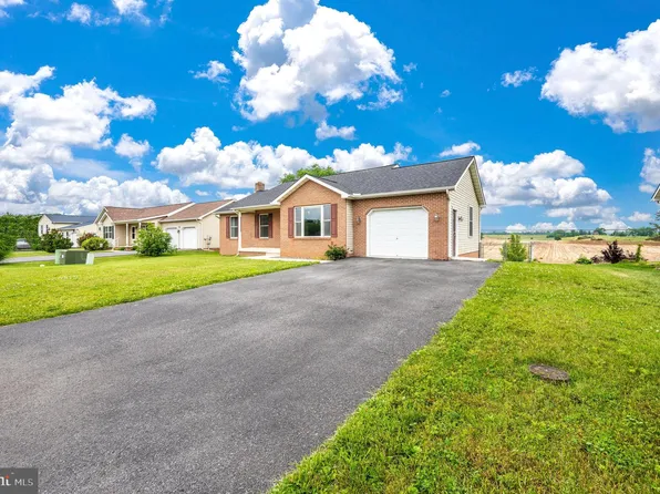 18808 Diller Dr, Hagerstown, MD 21742