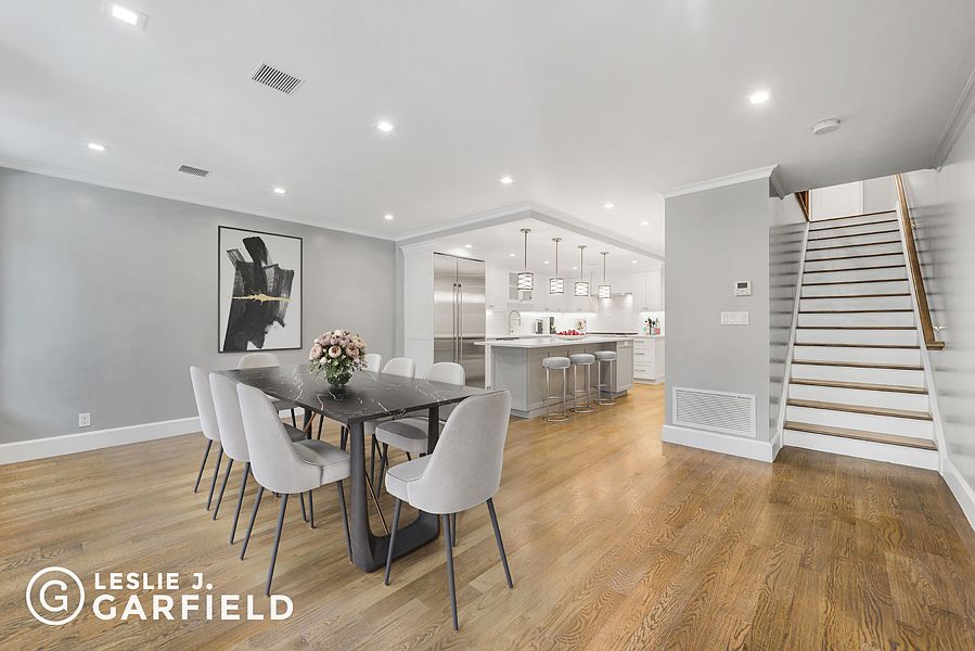 1st image of 340 E 19th St #2