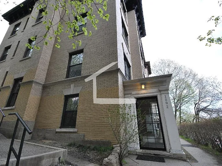 1592 Beacon St #2 — Photo 3