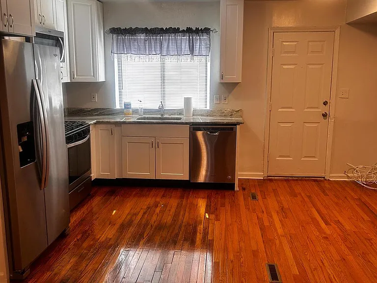 3337 Clay St NE — Photo 3