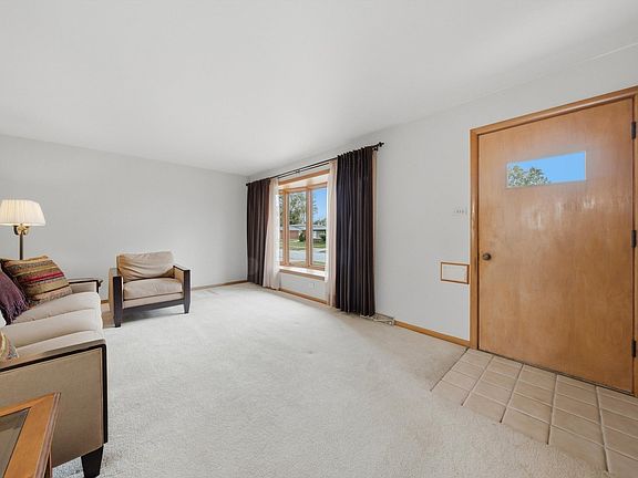 3rd image of 171 Serena Dr