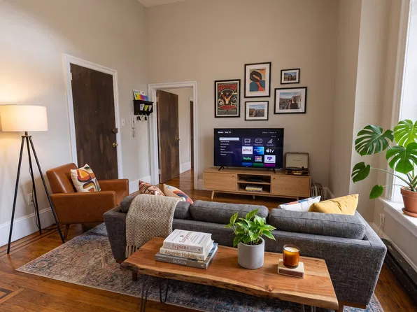 3827 Walnut St APT 1F, Philadelphia, PA 19104